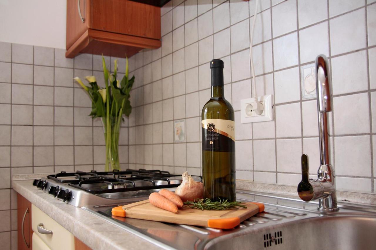 Apartment Matika, Terrace Apartment 10 Minutes Walk From Center Rovinj Exterior foto